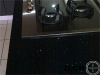 plan de travail cuisine-granit-quartz-noir-starlight-black-galaxy-brillant-2.jpg