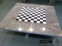 plan de travail mobilier-granit-table-echec.jpg